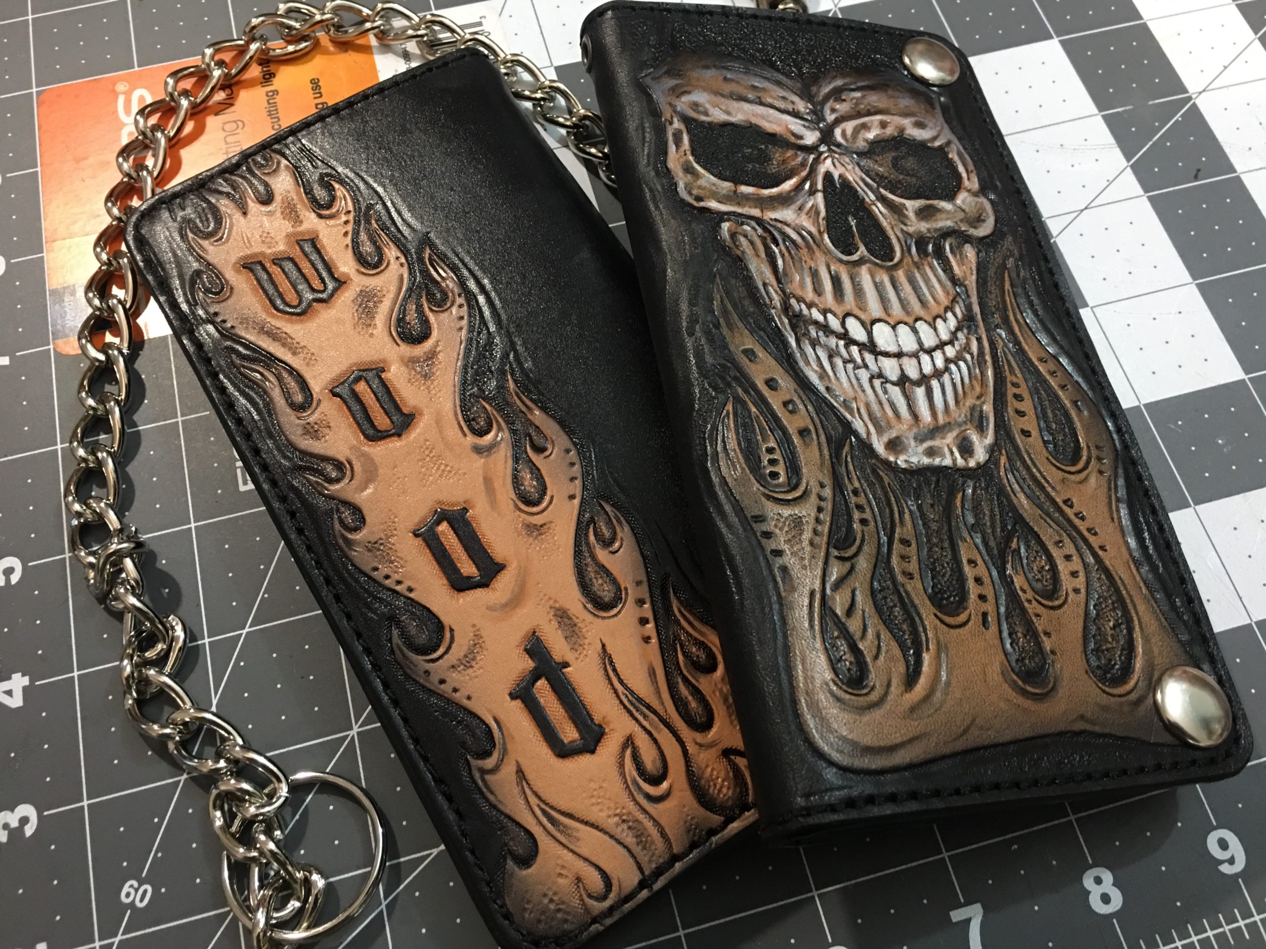 Handmade Leather Skull Tooled Mens Chain Biker Wallet Cool Leather Wallet with Chain Wallets for Men