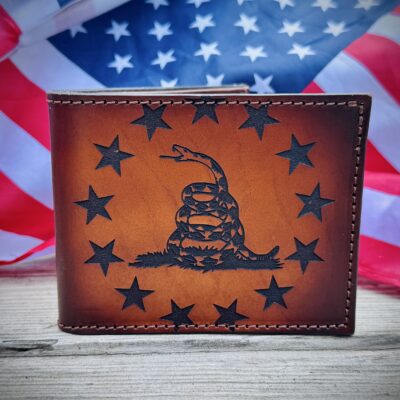 Laser engraved “Don’t Tread on Me” bifold leather wallet with Gadsden snake, 1776, We the People, Join or Die & Liberty or Death. Premium full-grain leather, patriotic everyday carry. 🇺🇸🐍 (148 characters) This meta description is optimized for search engines with high-intent keywords like “Don’t Tread on Me wallet,” “Gadsden snake wallet,” and “patriotic leather bifold,” while staying concise and compelling.​​​​​​​​​​​​​​​​​​​​​​​​​​​​​​​​​​​​​​​​​​​​​​​​​​